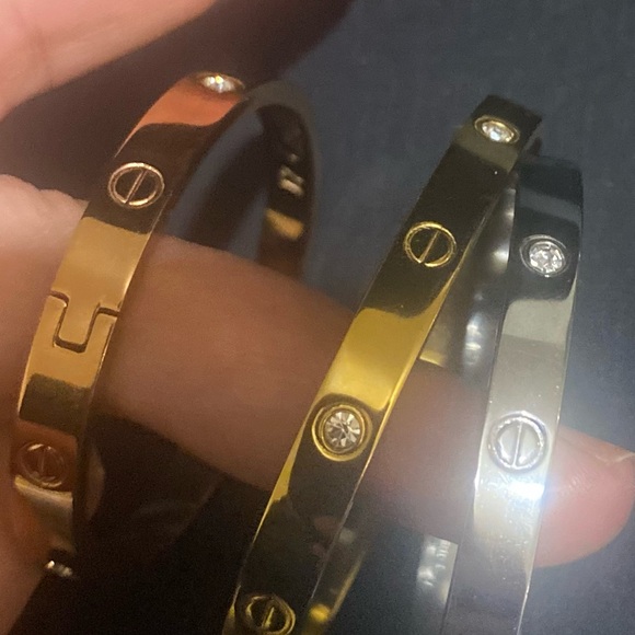 - Very good quality of stainless steel bracelet - Picture 3 of 4